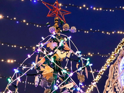 Шестеренки и звезда на дрели. Центральный район представил свою работу на конкурсе «Елки нашего города»