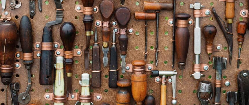 Типичные нарушения требований охраны труда при производстве слесарных, слесарно-сборочных и столярных работ, выполняемых вручную